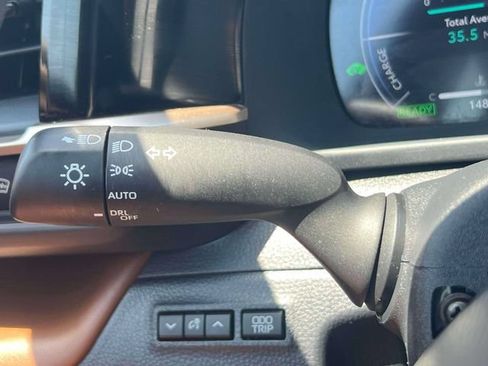 Certified 2025 Toyota Crown Signia AWD/4WD image 27