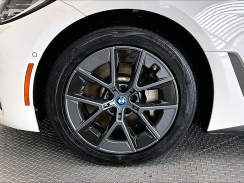 Used 2024 BMW i4 xDrive40i AWD/4WD image 8