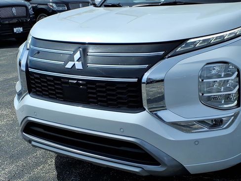 Used 2025 Mitsubishi Outlander SEL image 36