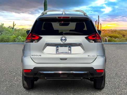 Used 2017 Nissan Rogue SL w/ SL Premium Package image 5