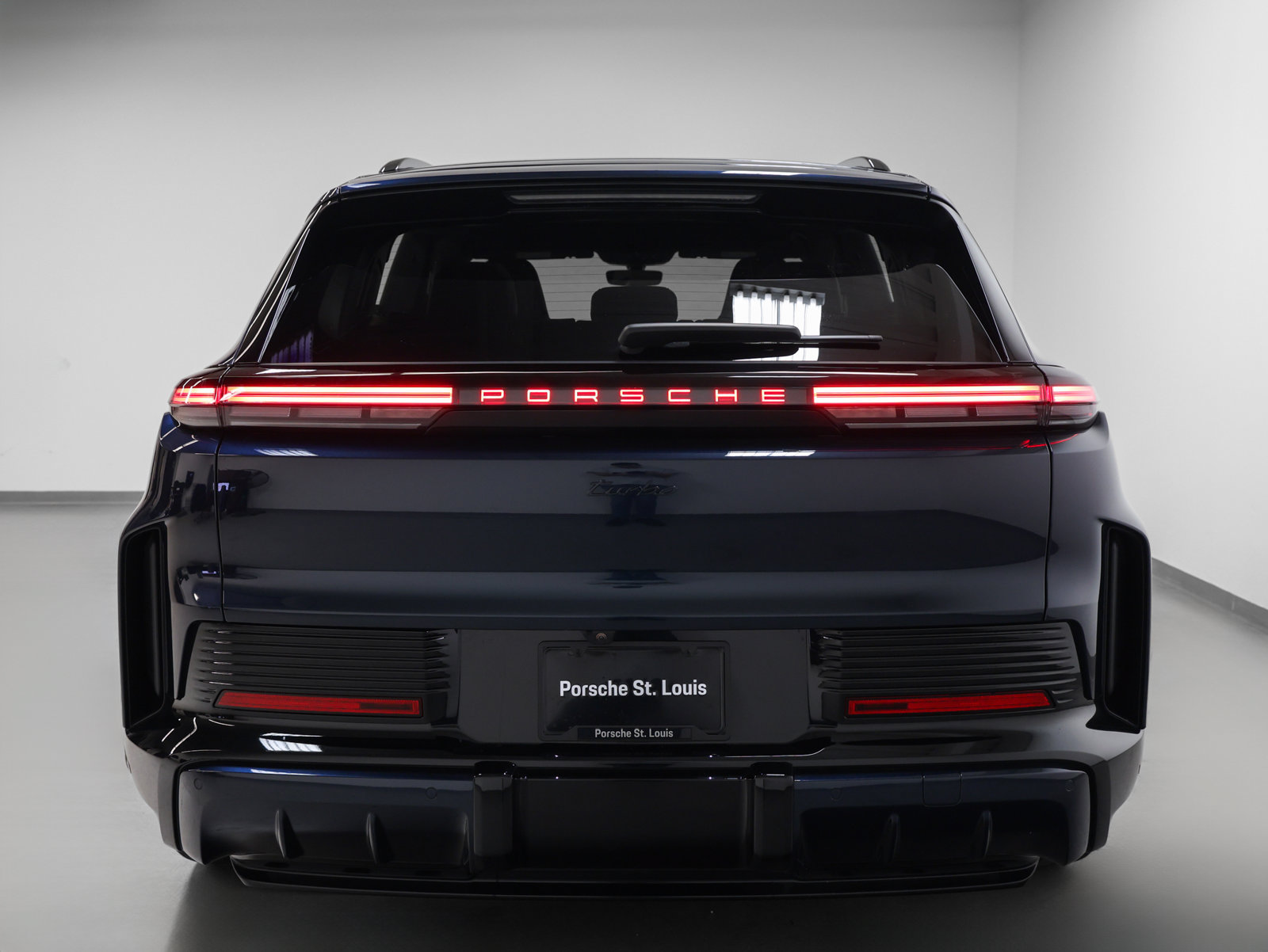 Certified 2026 Porsche Cayenne Turbo AWD/4WD image 11