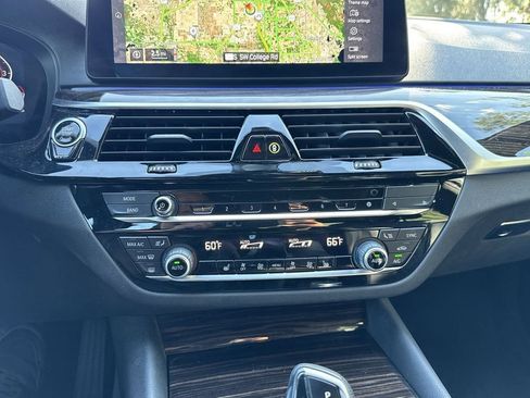 Used 2023 BMW 530i w/ Premium Package image 25