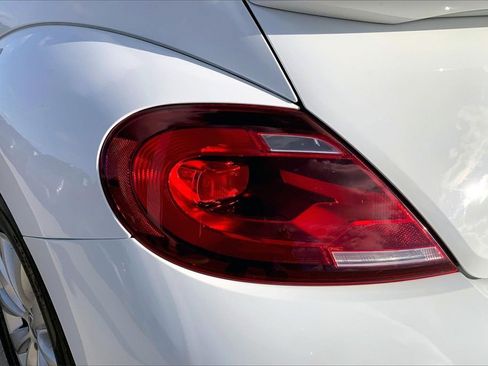 Used 2017 Volkswagen Beetle 1.8T S image 28