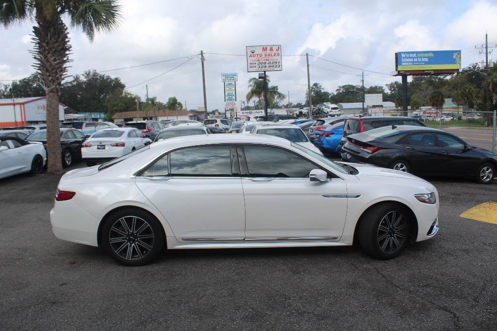 Used 2017 Lincoln Continental Reserve FWD image 2