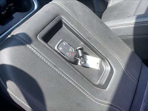Used 2021 Chevrolet Silverado 1500 LT Trail Boss w/ Convenience Package II AWD/4WD image 34
