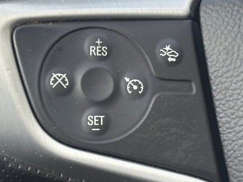 Used 2024 GMC Terrain SLE w/ Driver Convenience Package FWD image 11