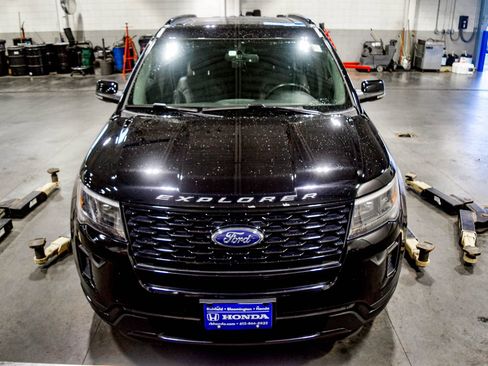 Used 2018 Ford Explorer Sport AWD/4WD image 2