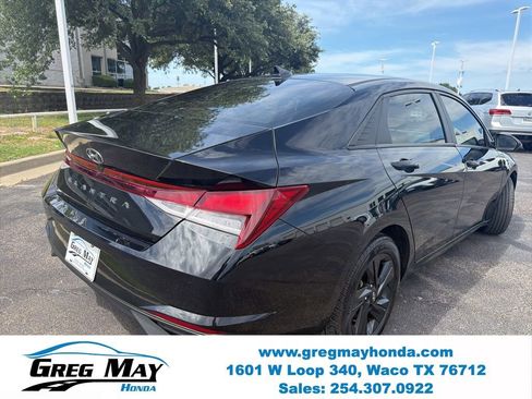 Used 2023 Hyundai Elantra SEL w/ Cargo Package FWD image 3