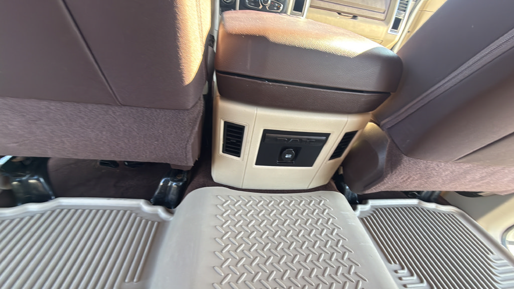 Used 2016 RAM 1500 Classic SLT w/ Luxury Group AWD/4WD image 24
