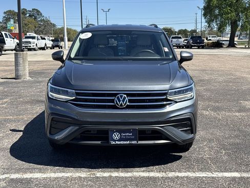 Used 2022 Volkswagen Tiguan S image 2