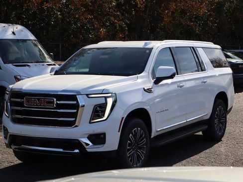 New 2026 GMC Yukon XL Elevation w/ LPO, Floor Liner Package AWD/4WD image 2