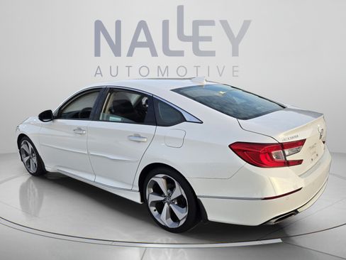 Used 2018 Honda Accord Touring image 3