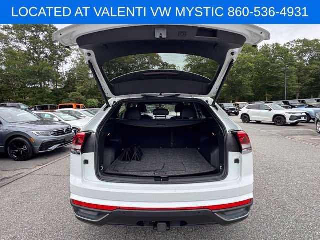 Certified 2023 Volkswagen Atlas Cross Sport SE w/ Panoramic Sunroof Package AWD/4WD image 22