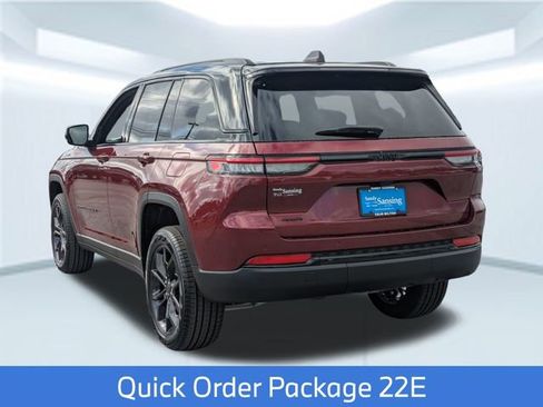 New 2025 Jeep Grand Cherokee Limited image 4