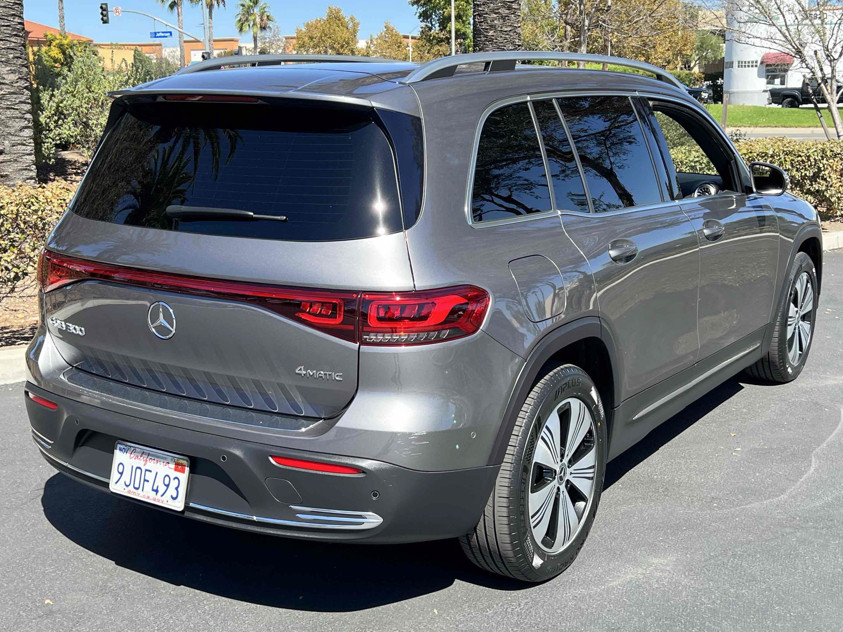 Used 2023 Mercedes-Benz EQB 300 4MATIC image 23