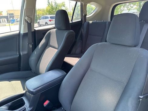 Used 2015 Toyota RAV4 LE FWD image 8