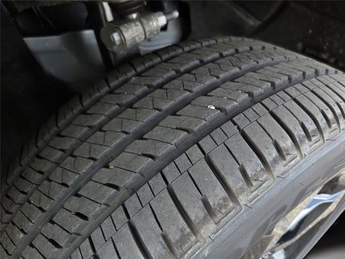 New 2025 Jeep Grand Cherokee L Altitude image 9