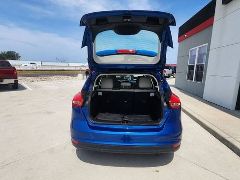 Used 2018 Ford Focus SE w/ Cold Weather Package FWD image 23