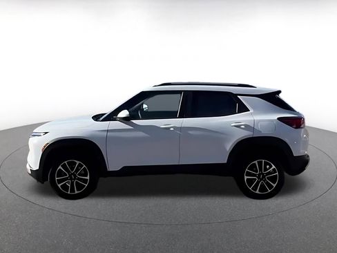 Used 2025 Chevrolet TrailBlazer LT w/ Driver Confidence Package image 7