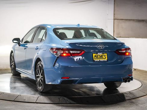 Certified 2023 Toyota Camry SE w/ Convenience Package image 9