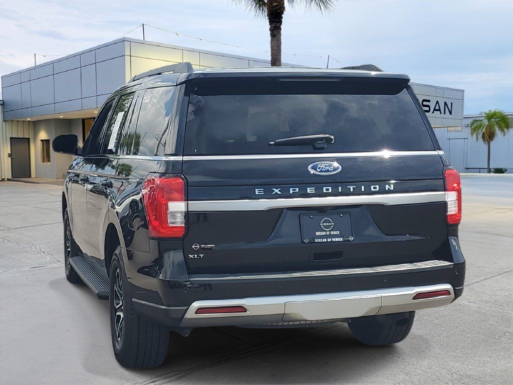 Used 2024 Ford Expedition XLT AWD/4WD image 4