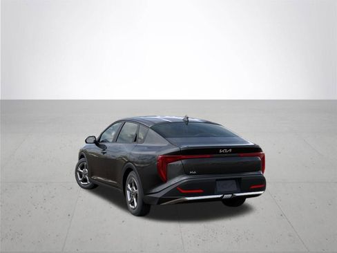 New 2026 Kia K4 LXS image 4