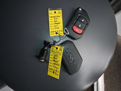 Used 2021 Jeep Wrangler Unlimited Sahara AWD/4WD image 21