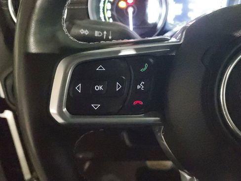 Used 2022 Jeep Wrangler Unlimited Sahara w/ Cold Weather Group image 31