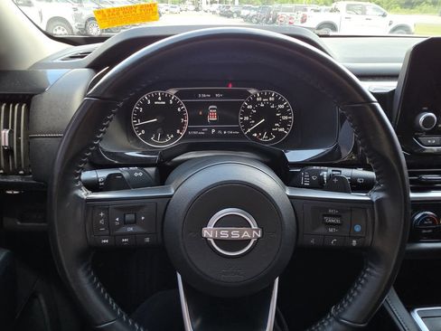 Used 2024 Nissan Pathfinder SV AWD/4WD image 31