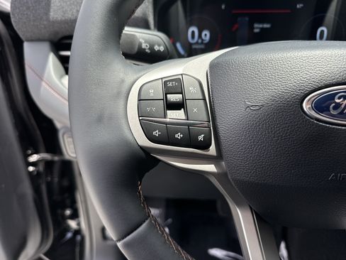 Used 2026 Ford Explorer Active RWD image 19