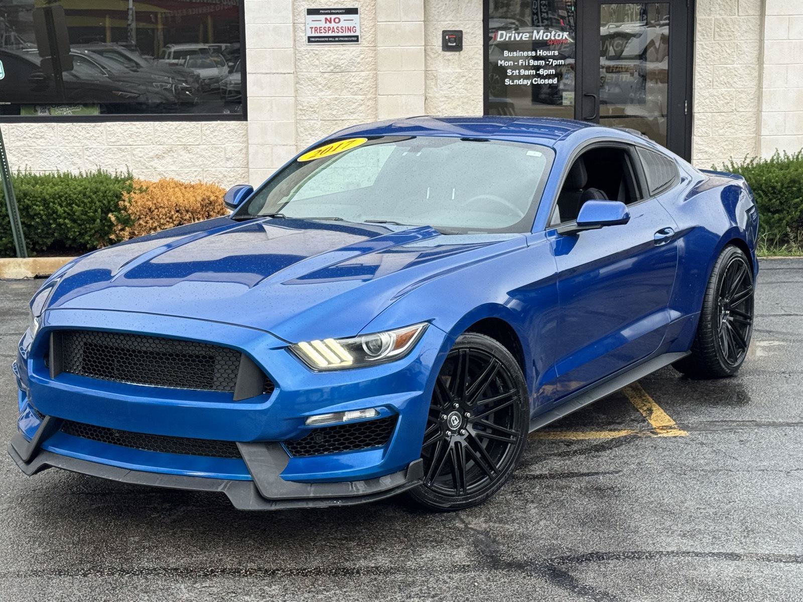 Used 2017 Ford Mustang Coupe RWD image 2