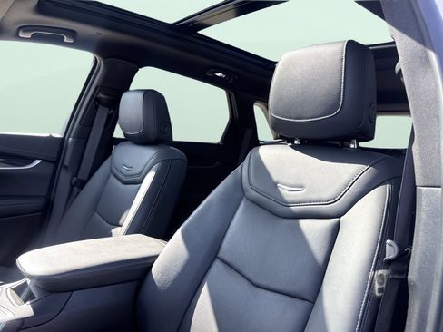 Used 2025 Cadillac XT5 Premium Luxury image 23