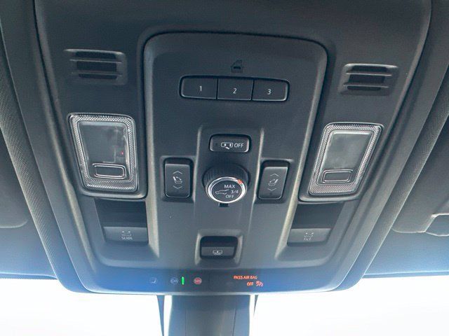 Used 2021 Chevrolet Tahoe Premier w/ Premium Package AWD/4WD image 28