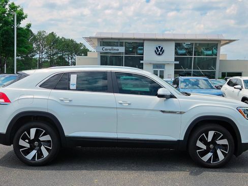 Used 2026 Volkswagen Atlas Cross Sport SEL AWD/4WD image 3
