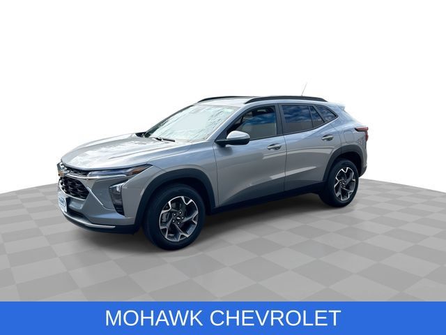 Used 2024 Chevrolet Trax LT w/ Driver Confidence Package FWD image 4