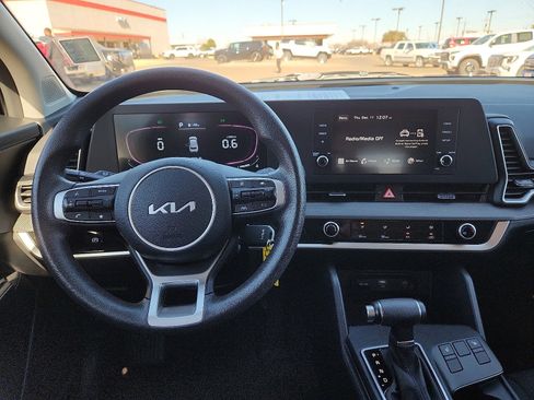Used 2024 Kia Sportage LX image 10