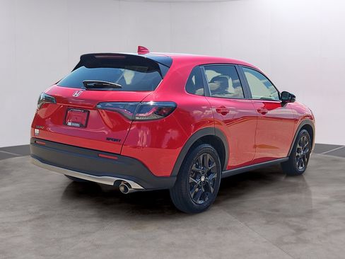Used 2025 Honda HR-V Sport image 2