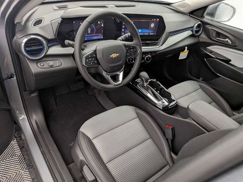 New 2026 Chevrolet Trax LT w/ Driver Confidence Package image 2