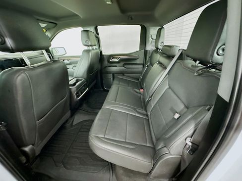 Used 2022 GMC Sierra 1500 SLT w/ SLT Convenience Package image 34