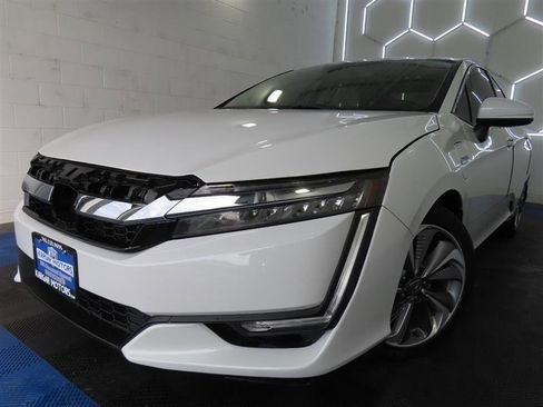 Used 2018 Honda Clarity Touring image 1