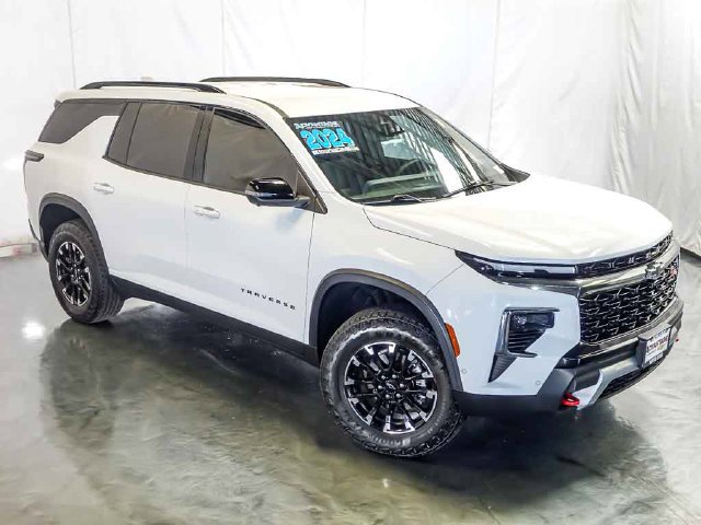 Certified 2024 Chevrolet Traverse Z71 w/ Enhanced Driving Package AWD/4WD image 6