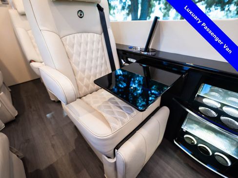 Used 2024 Mercedes-Benz Sprinter 2500 image 37