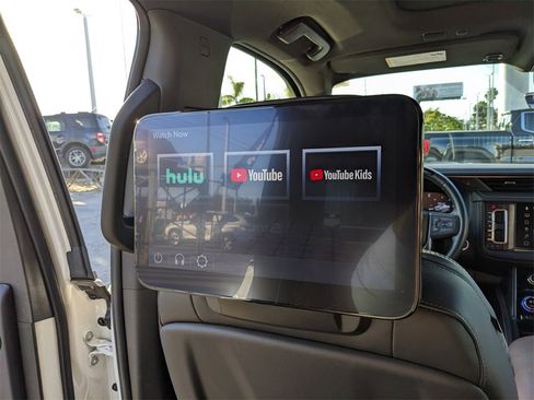 Used 2024 GMC Yukon Denali Ultimate image 17