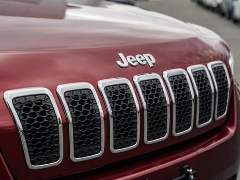 Used 2019 Jeep Cherokee Limited image 13