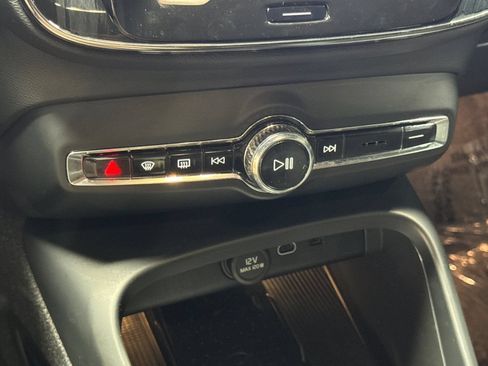 Used 2023 Volvo C40 P8 Recharge Plus AWD/4WD image 23