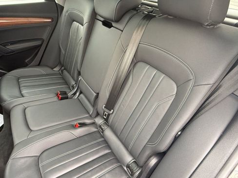 Used 2022 Audi Q5 2.0T Premium Plus image 30