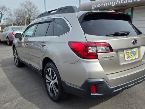 Used 2018 Subaru Outback 2.5i Limited image 7