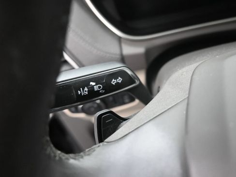 Used 2020 Lincoln Nautilus Reserve AWD/4WD image 25