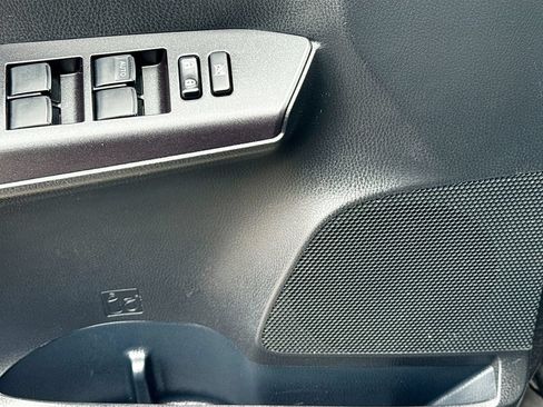 Used 2017 Toyota RAV4 XLE AWD/4WD image 16