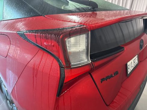 Used 2021 Toyota Prius image 12